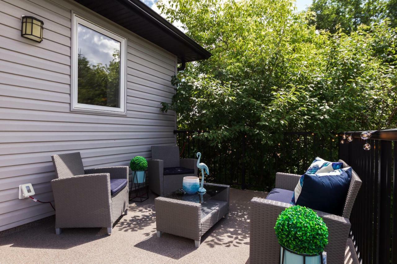 Executive Home - Long Stays Welcome - Garage Parking - Free Wifi & Netflix Edmonton Extérieur photo